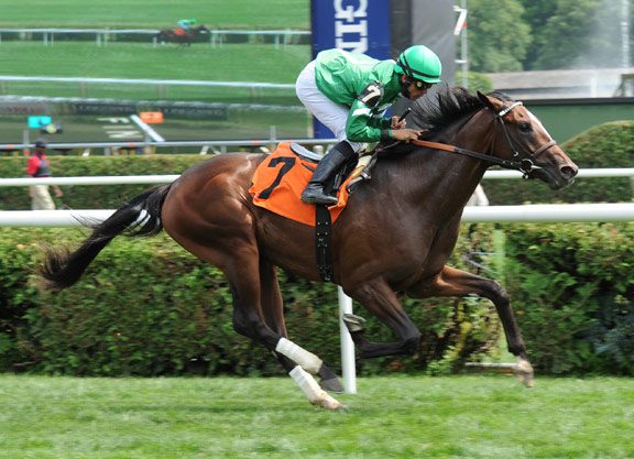 Tizdejavu Firster Blows Them Away at the Spa