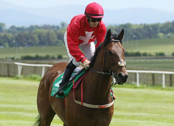 Back Injury Blamed For Gordon Defeat