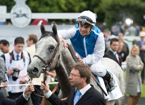 Solow Steps Out At Maisons-Laffitte