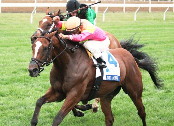 Grand Arch Holds On in Shadwell Turf Mile