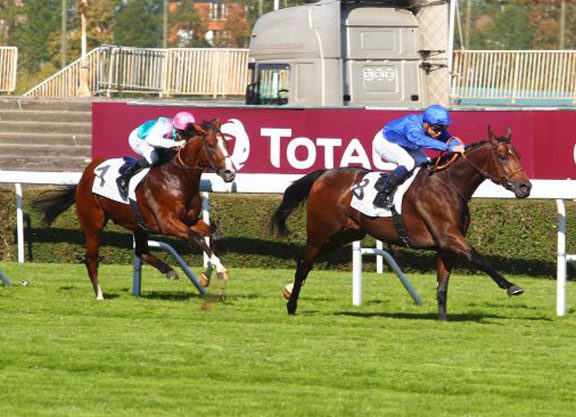 Medaglia d’Oro’s Floodlight Graduates in Saint-Cloud Debut