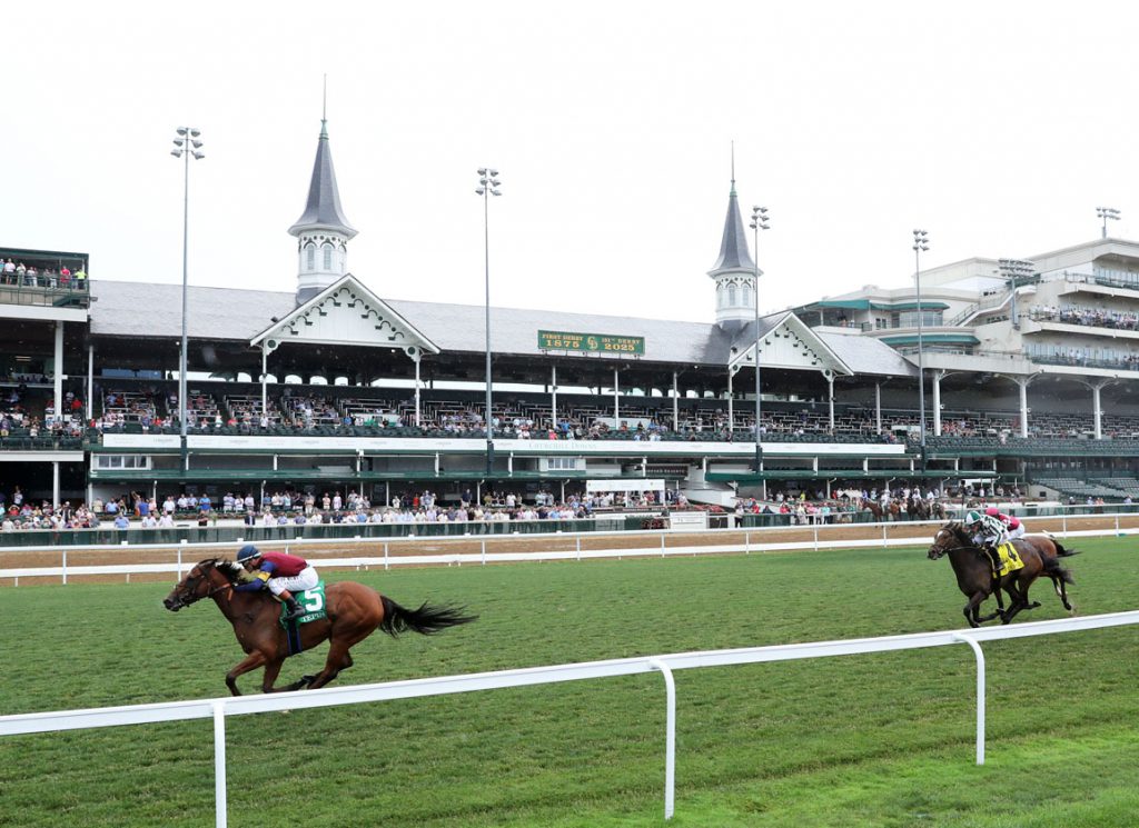 Lush Lips wins the Tepin Stakes