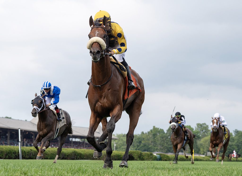Far Bridge wins at Saratoga